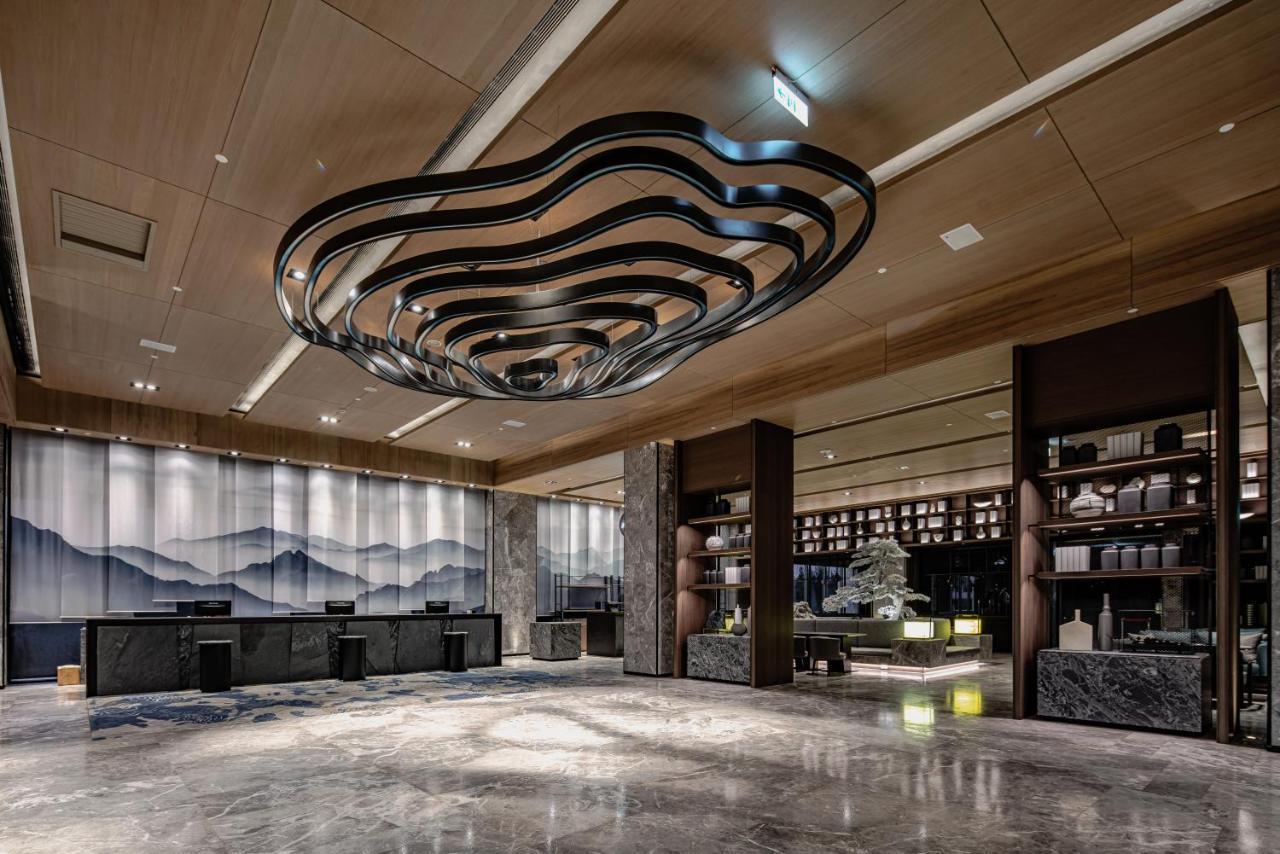 Lakeshore Hotel Hualien Taroko Shunan Exterior foto The lobby of the hotel