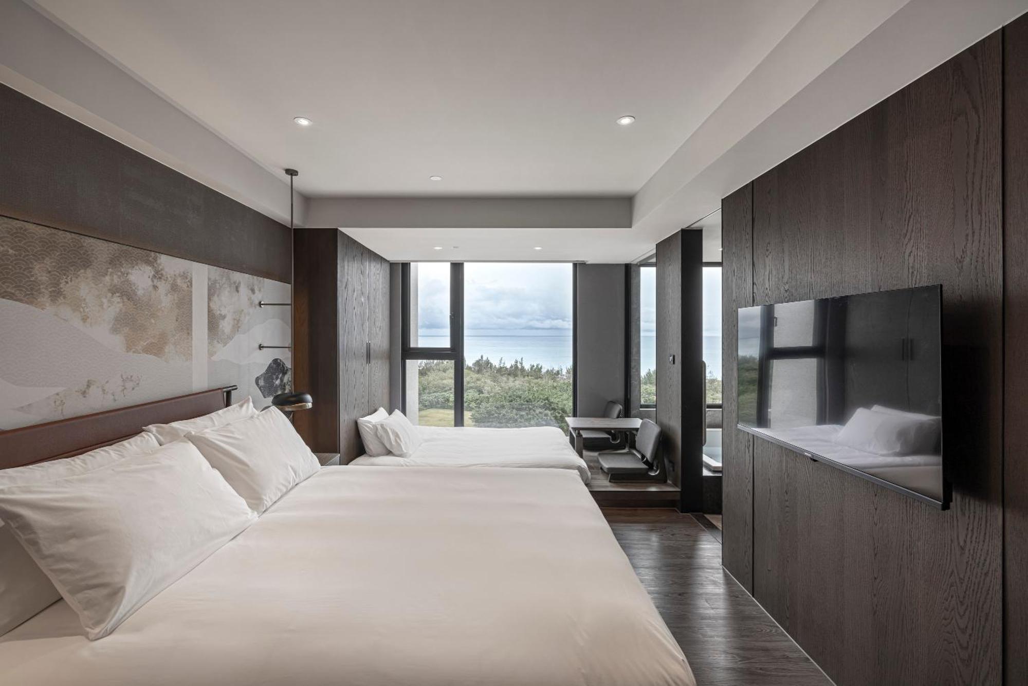 Lakeshore Hotel Hualien Taroko Shunan Zimmer foto A guest room at the hotel