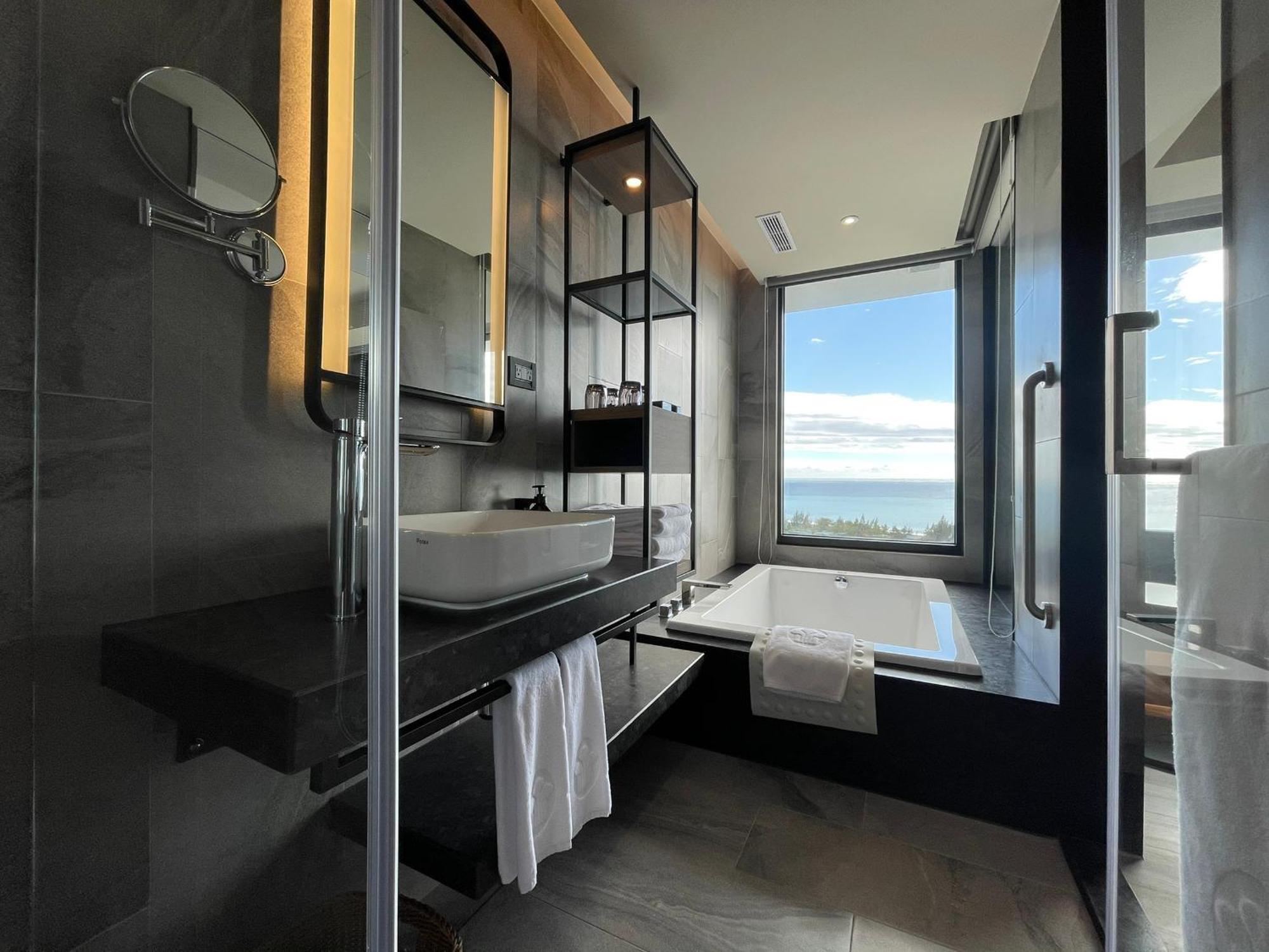 Lakeshore Hotel Hualien Taroko Shunan Zimmer foto Bathroom